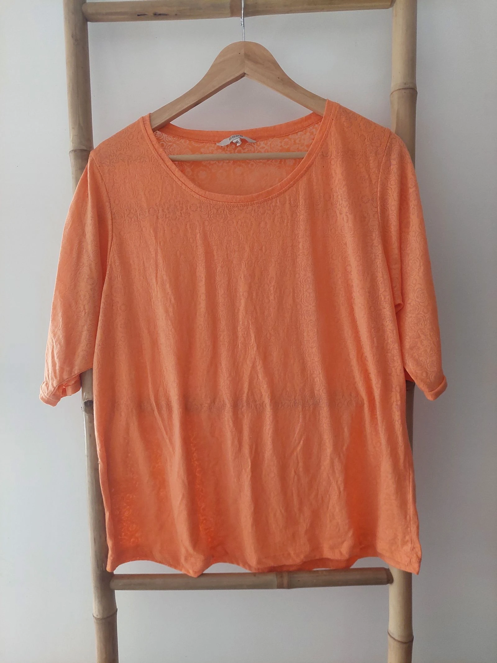 Code - Blusa laranja manga curta